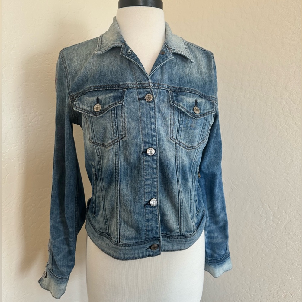 American Eagle Outfitters Two-Tone Faded Light Blue Denim Jacket, Medium